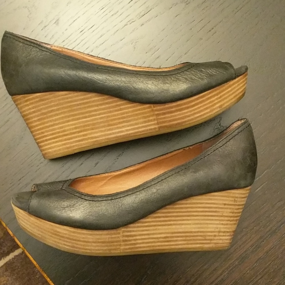Lucky Brand shoes